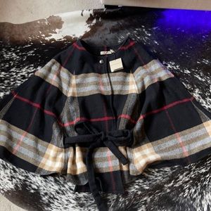 BuRbErRy cApE